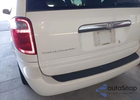 2001 Chrysler Town & Country Lx from USA, damaged, VIN 2C4GP44351R255336